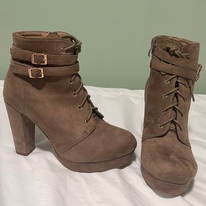 Nanamacs “Poetic Justice” Bootie (Taupe) Size 10